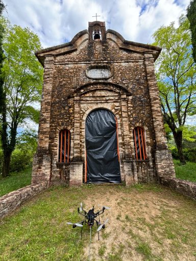 Chapelle Saint Roc avant intervention de nettoyage par South Drone Cleaning