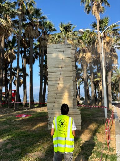 Statue « Aliotta Zooo » pendant l'intervention de nettoyage par South Drone Cleaning